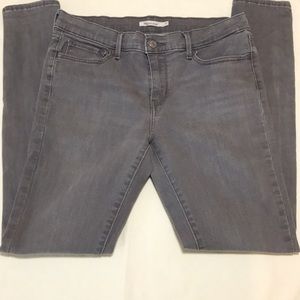 Levi’s 710 Super Skinny Jeans